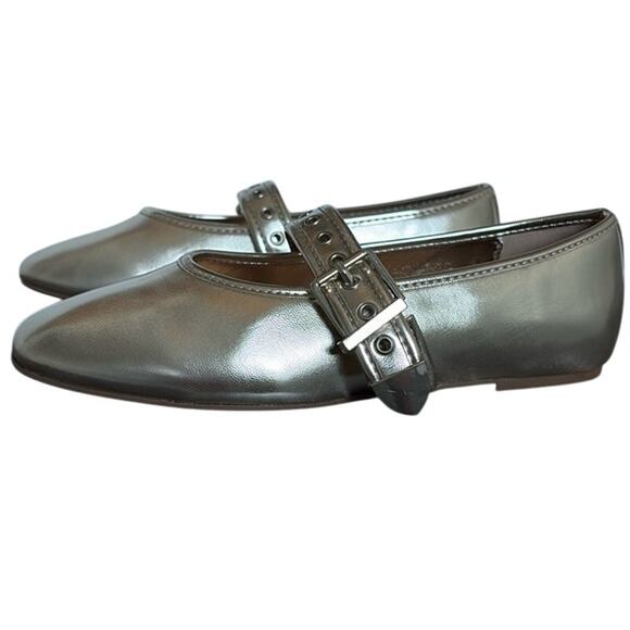 Steve Madden Burkett Gold Flats - Picture 5 of 6